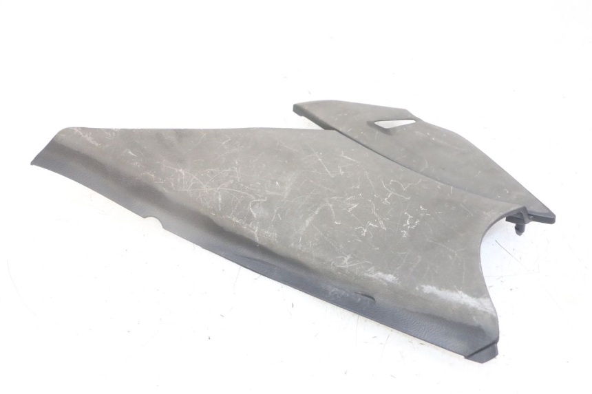 photo de TAPA BAJO ASIENTO IZQUIERDA HONDA NTV DEAUVILLE ABS 700 (2007 - 2016) - Zoom estado de uso