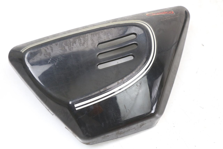 photo de TAPA BAJO ASIENTO IZQUIERDA ASTOR ORCAL 125 (2015 - 2017) - Zoom estado de uso