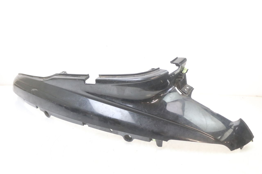 photo de TAPA DEBAJO DEL ASIENTO IZQUIERDO PEUGEOT DJANGO 125 (2014 - 2017) - Vista principal