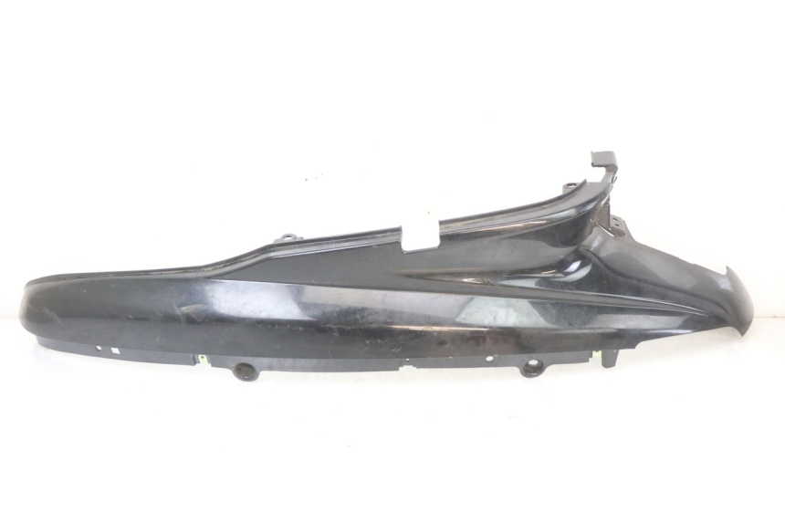 photo de TAPA DEBAJO DEL ASIENTO IZQUIERDO PEUGEOT DJANGO 125 (2014 - 2017) - Detalle de la pieza