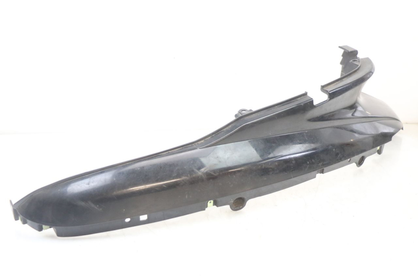 photo de TAPA DEBAJO DEL ASIENTO IZQUIERDO PEUGEOT DJANGO 125 (2014 - 2017) - Primer plano técnico