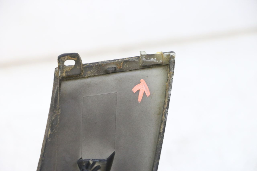 photo de TAPA BAJO ASIENTO IZQUIERDA PEUGEOT SPEEDFIGHT 3 LC 2T 50 (2009 - 2015) - Otra perspectiva