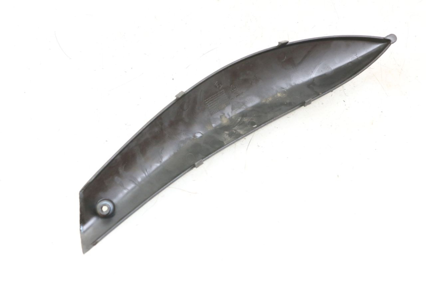 photo de TAPA BAJO ASIENTO IZQUIERDA PIAGGIO BEVERLY 125 (1998 - 2005) - Detalle de la pieza