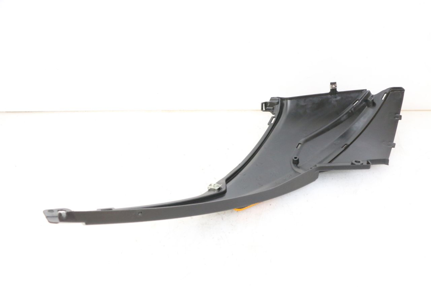 photo de TAPA BAJO ASIENTO IZQUIERDA PIAGGIO NRG POWER PUREJET 50 (2018 - 2021) - Otra perspectiva