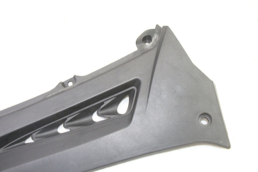 photo de TAPA BAJO ASIENTO IZQUIERDA MAG POWER R-STREET 50 (2016 - 2025) - Zoom estado de uso