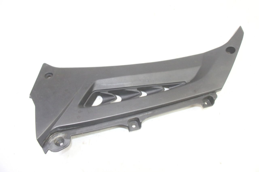 photo de TAPA BAJO ASIENTO IZQUIERDA MAG POWER R-STREET 50 (2016 - 2025) - Otra perspectiva