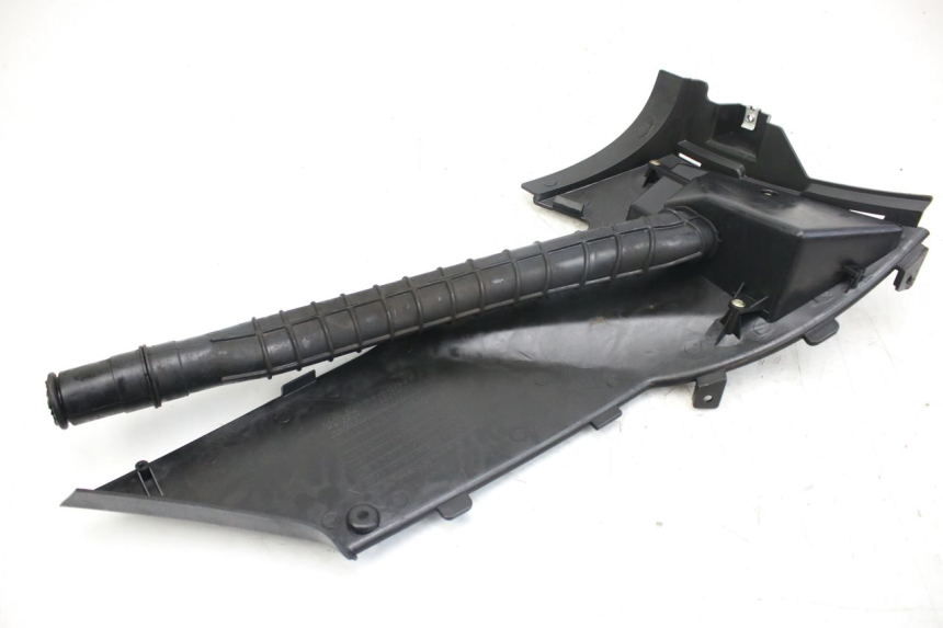 photo de TAPA DEBAJO DEL ASIENTO IZQUIERDO DAELIM S2 FI 125 (2008 - 2017) - Primer plano técnico