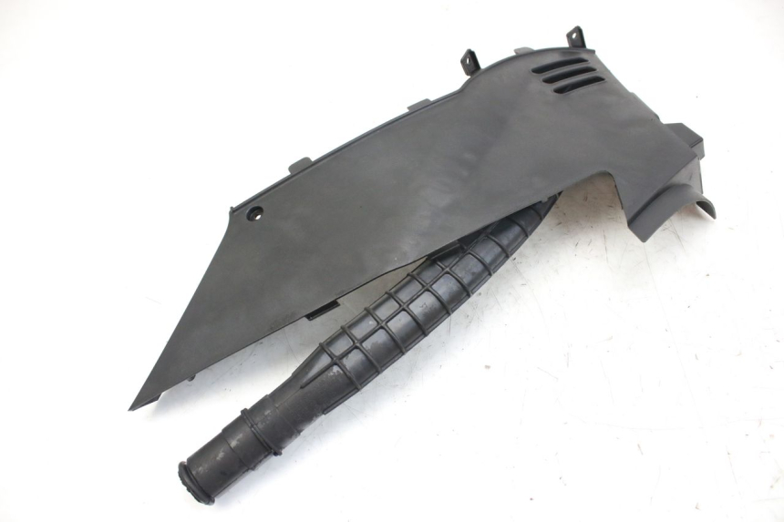 photo de TAPA DEBAJO DEL ASIENTO IZQUIERDO DAELIM S2 FI 125 (2008 - 2017) - Detalles de los puntos de fijación