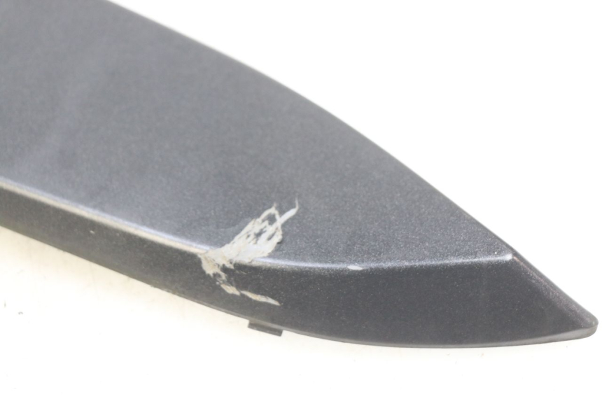 photo de TAPA BAJO EL ASIENTO IZQUIERDO. DAELIM S3 125 (2010 - 2017) - Zoom estado de uso