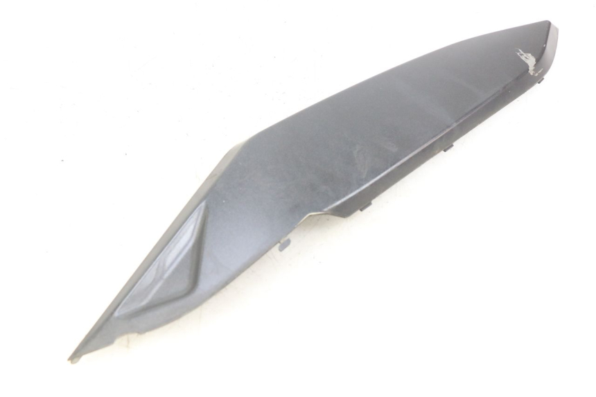 photo de TAPA BAJO EL ASIENTO IZQUIERDO. DAELIM S3 125 (2010 - 2017) - Otra perspectiva