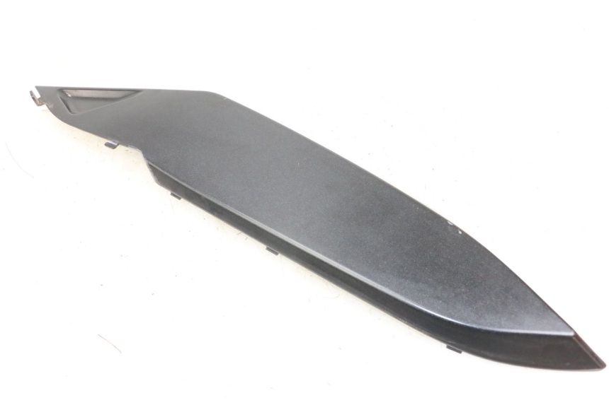 photo de TAPA BAJO EL ASIENTO IZQUIERDO. DAELIM S3 125 (2010 - 2017) - Zoom estado de uso