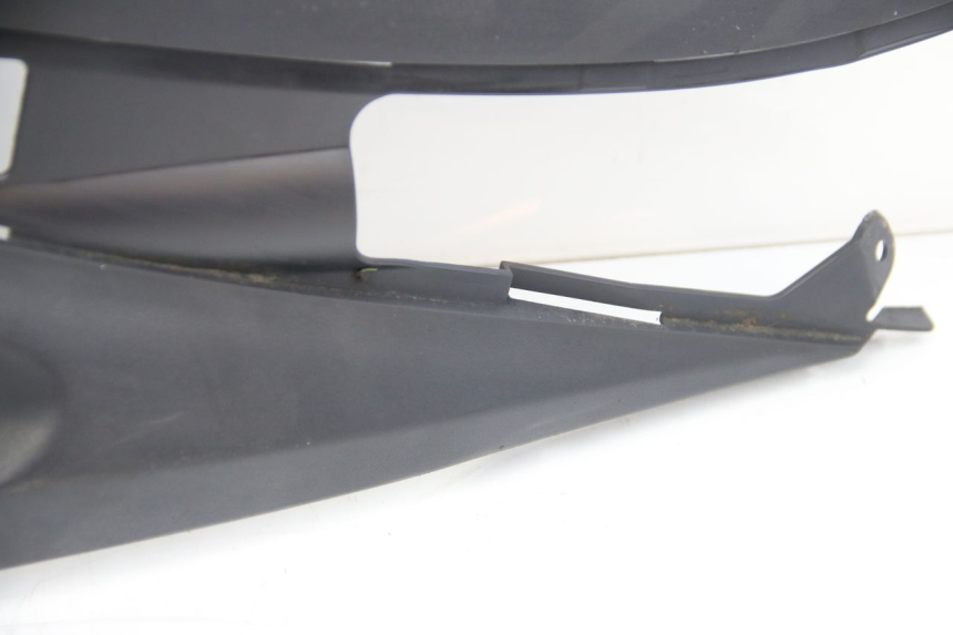 photo de TAPA DEBAJO DEL ASIENTO IZQUIERDO SUZUKI SIXTEEN 125 (2008 - 2010) - Otra perspectiva