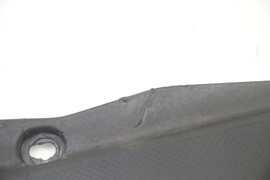 photo de TAPA BAJO ASIENTO IZQUIERDA GILERA SMT SUPERMOTARD 50 (2009 - 2017) - Zoom estado de uso