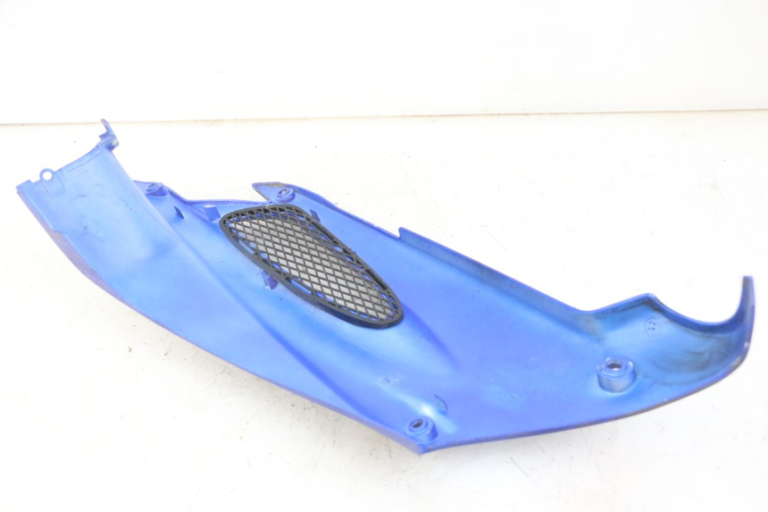 photo de TAPA BAJO ASIENTO IZQUIERDA PEUGEOT SPEEDFIGHT 2 LC 50 (2000 - 2009) - Detalle de la pieza