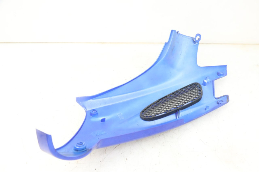 photo de TAPA BAJO ASIENTO IZQUIERDA PEUGEOT SPEEDFIGHT 2 LC 50 (2000 - 2009) - Primer plano técnico