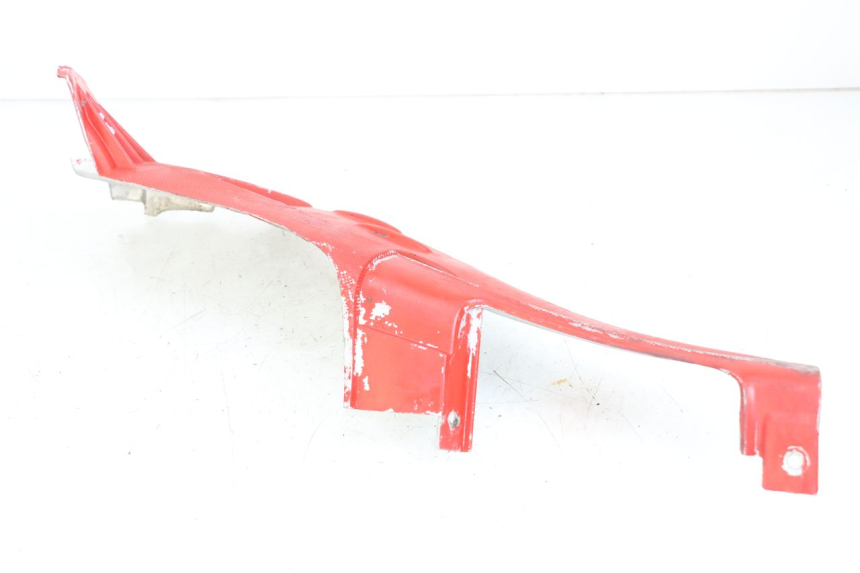 photo de TAPA BAJO ASIENTO IZQUIERDA APRILIA SR CARB LC 2T 50 (2004 - 2012) - Primer plano técnico