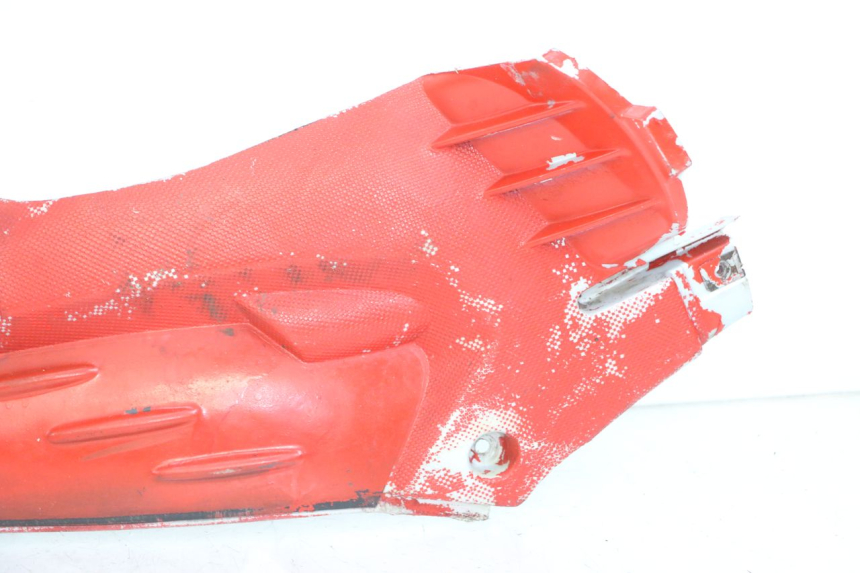 photo de TAPA BAJO ASIENTO IZQUIERDA APRILIA SR CARB LC 2T 50 (2004 - 2012) - Detalles de los puntos de fijación