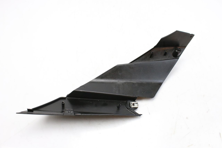 photo de TAPA DEBAJO DEL ASIENTO IZQUIERDO APRILIA SR R 2T LC 50 (2018 - 2021) - Otra perspectiva