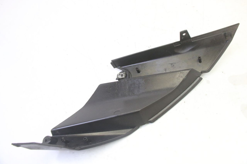 photo de TAPA DEBAJO DEL ASIENTO IZQUIERDO APRILIA SR R 2T LC 50 (2018 - 2021) - Zoom estado de uso