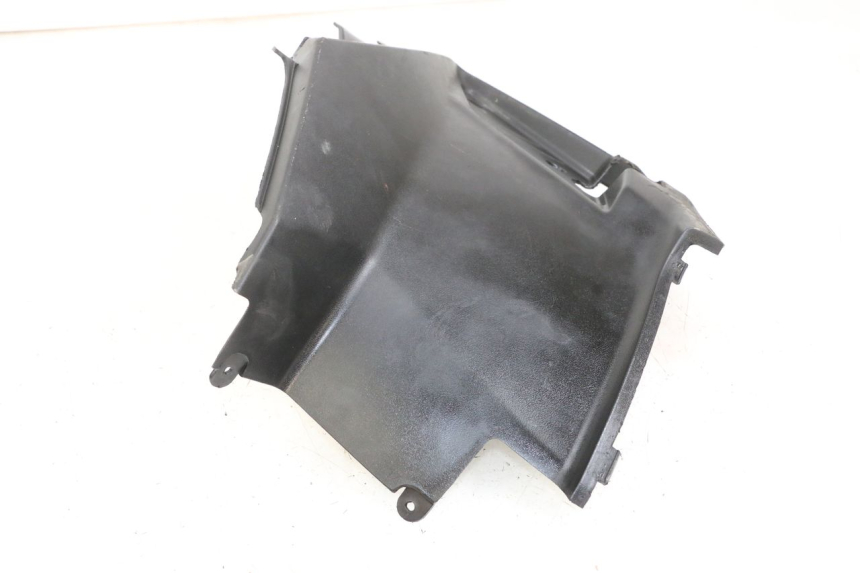 photo de TAPA BAJO ASIENTO IZQUIERDA PEUGEOT STREETZONE I 2T 50 (2018 - 2020) - Primer plano técnico