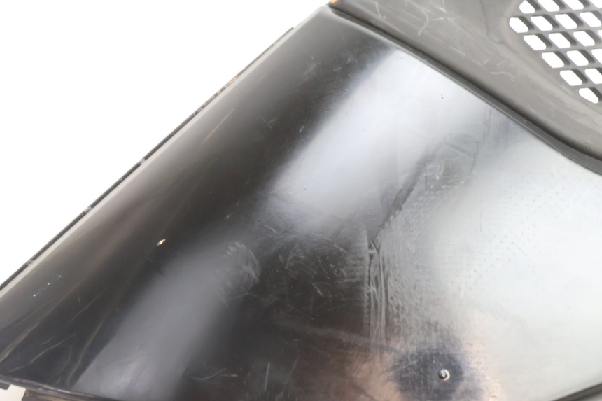 photo de TAPA BAJO ASIENTO IZQUIERDA KYMCO SUPER 8 2T 50 (2007 - 2013) - Detalle de la pieza