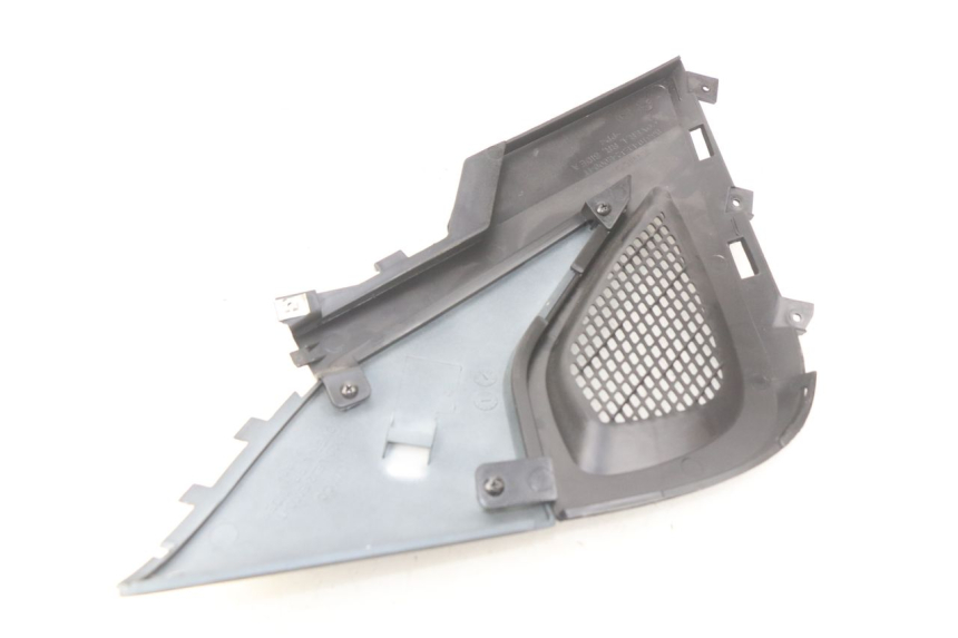 photo de TAPA BAJO ASIENTO IZQUIERDA KYMCO SUPER 8 4T 50 (2018 - 2020) - Primer plano técnico