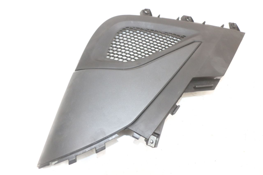 photo de TAPA BAJO ASIENTO IZQUIERDA KYMCO SUPER 8 4T 50 (2021 - 2024) - Zoom estado de uso