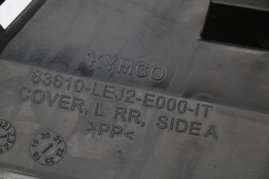 photo de TAPA BAJO ASIENTO IZQUIERDA KYMCO SUPER 8 4T 50 (2021 - 2024) - Vista general del producto