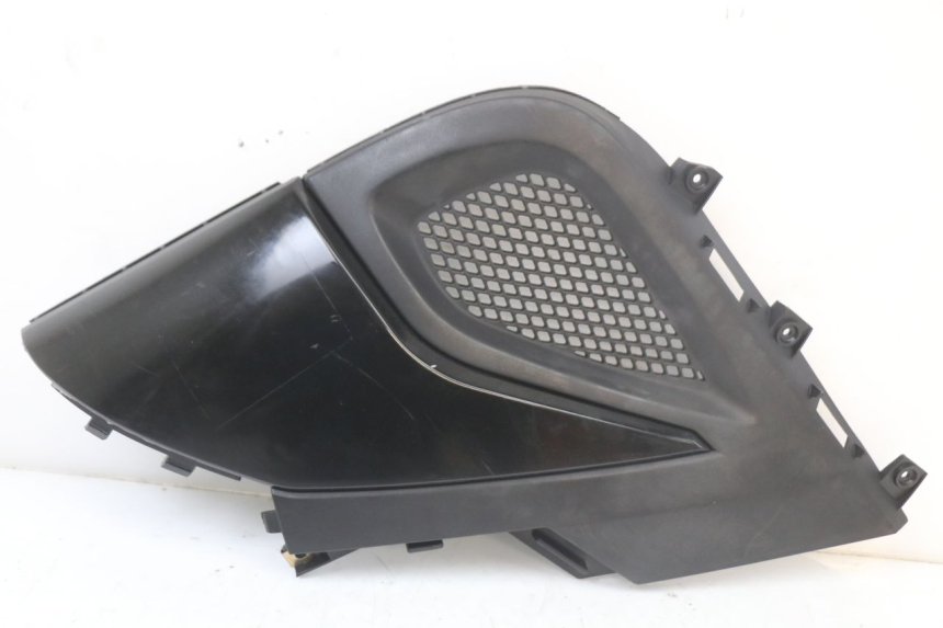 photo de TAPA BAJO ASIENTO IZQUIERDA KYMCO SUPER 8 125 (2008 - 2015) - Detalle de la pieza