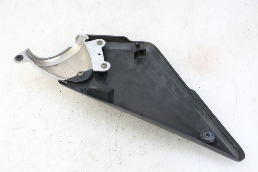 photo de TAPA DEBAJO DEL ASIENTO IZQUIERDO SUZUKI GSF S BANDIT 600 (2000 - 2004) - Zoom estado de uso