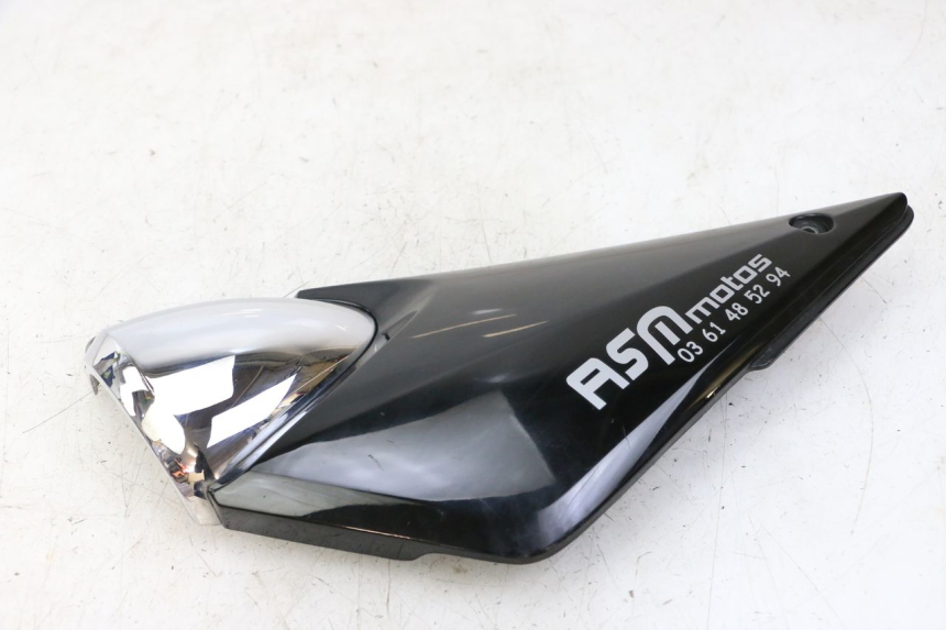 photo de TAPA DEBAJO DEL ASIENTO IZQUIERDO SUZUKI GSF S BANDIT 600 (2000 - 2004) - Otra perspectiva