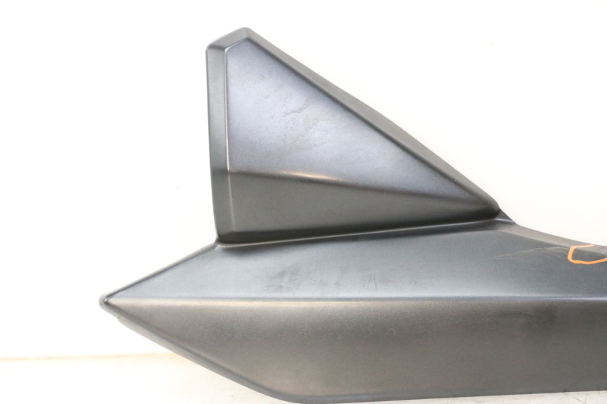 photo de TAPA BAJO ASIENTO IZQUIERDA SUZUKI GSX F GSXF 650 (2007 - 2015) - Estado de la superficie y material