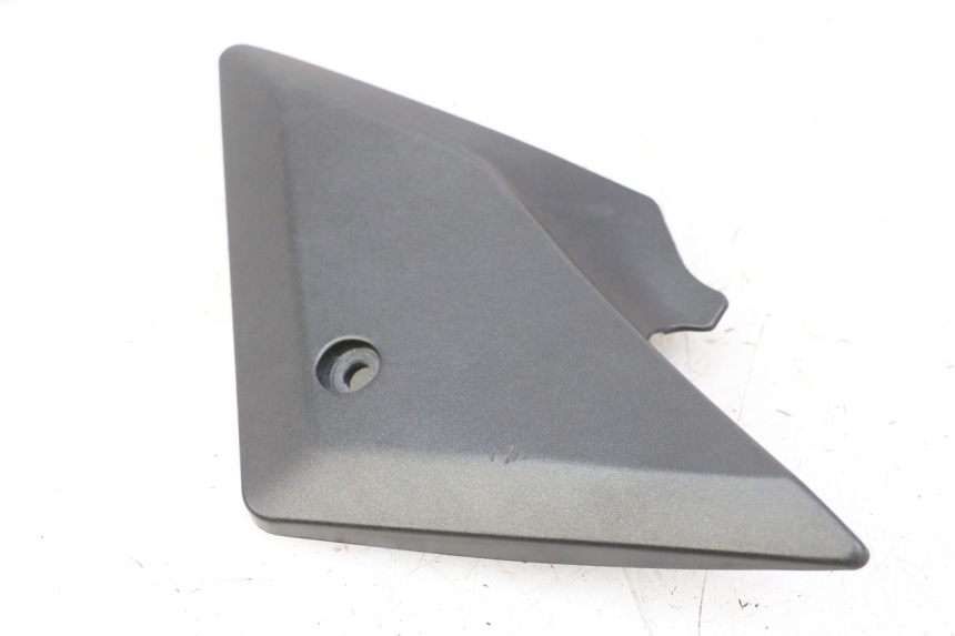 photo de TAPA BAJO ASIENTO IZQUIERDA SUZUKI SV S 650 (2003 - 2009) - Zoom estado de uso