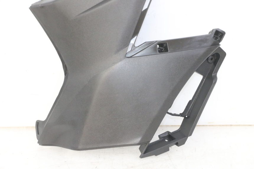 photo de TAPA DEBAJO DEL ASIENTO IZQUIERDO APRILIA SXR 50 (2021 - 2023) - Vista general del producto