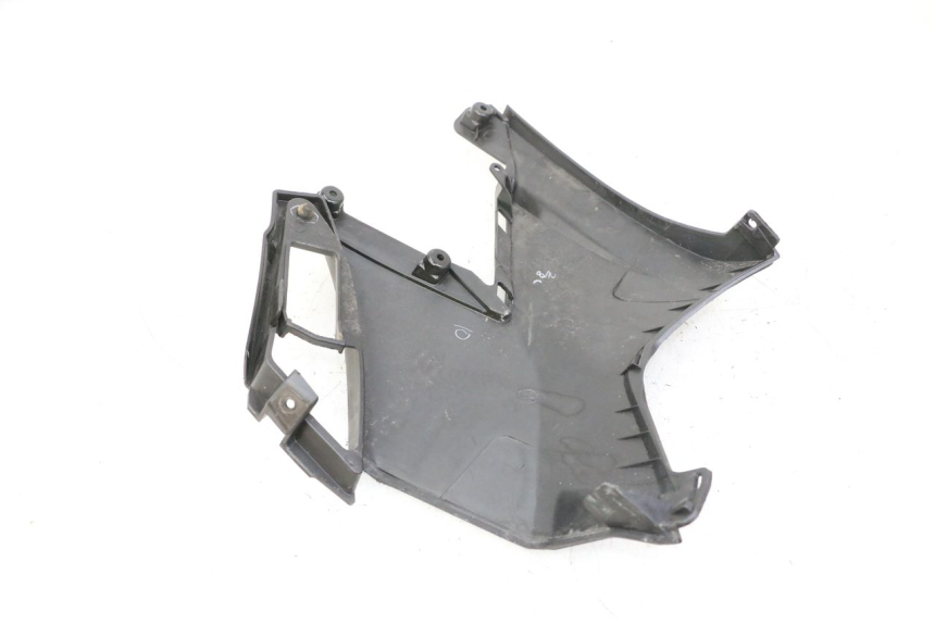 photo de TAPA DEBAJO DEL ASIENTO IZQUIERDO APRILIA SXR 50 (2021 - 2023) - Zoom estado de uso