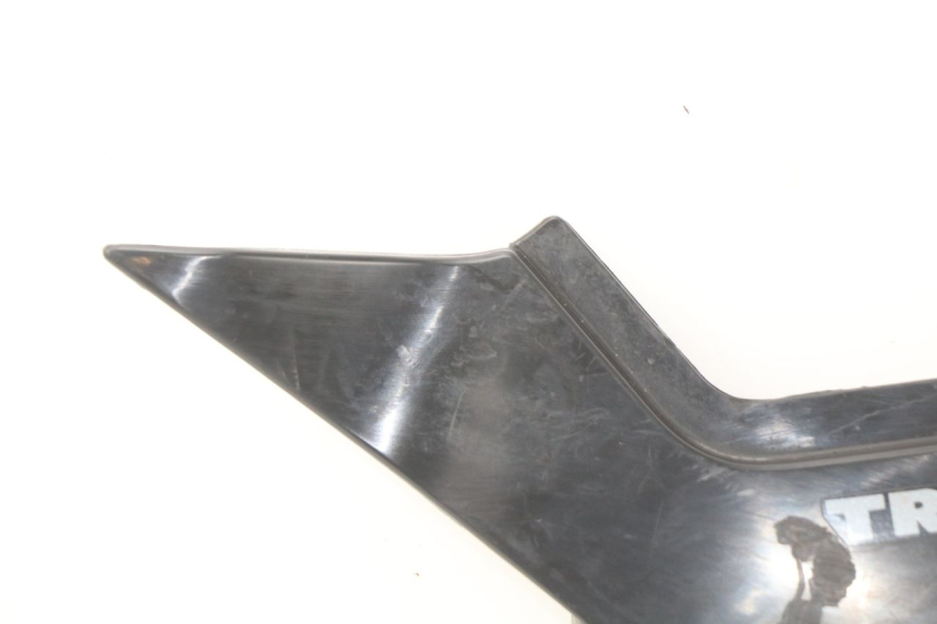 photo de TAPA BAJO ASIENTO IZQUIERDA YAMAHA TW 125 (1998 - 2002) - Vista general del producto