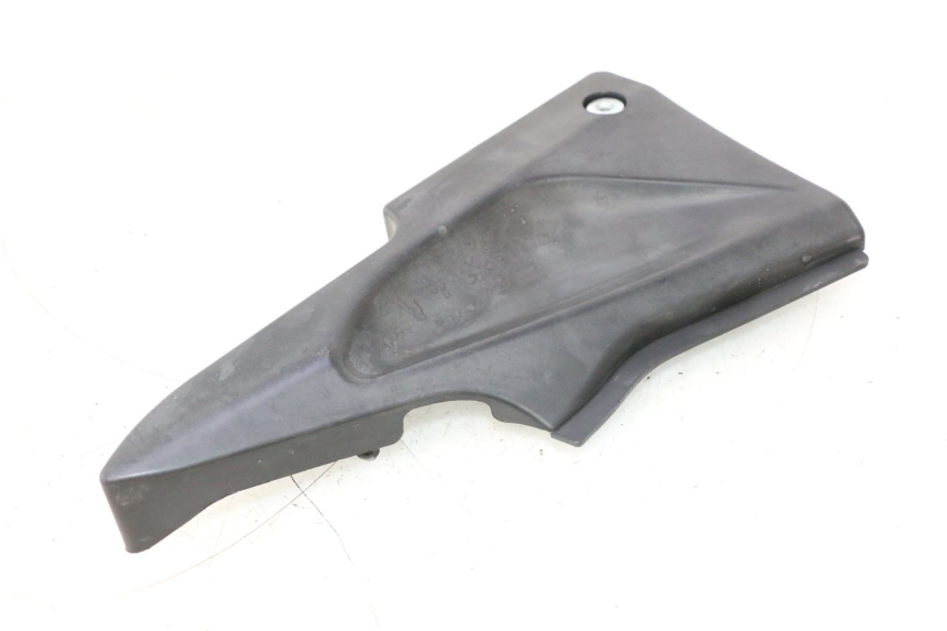 photo de TAPA BAJO ASIENTO IZQUIERDA DAELIM VJ ROADWIN 125 (2004 - 2007) - Otra perspectiva