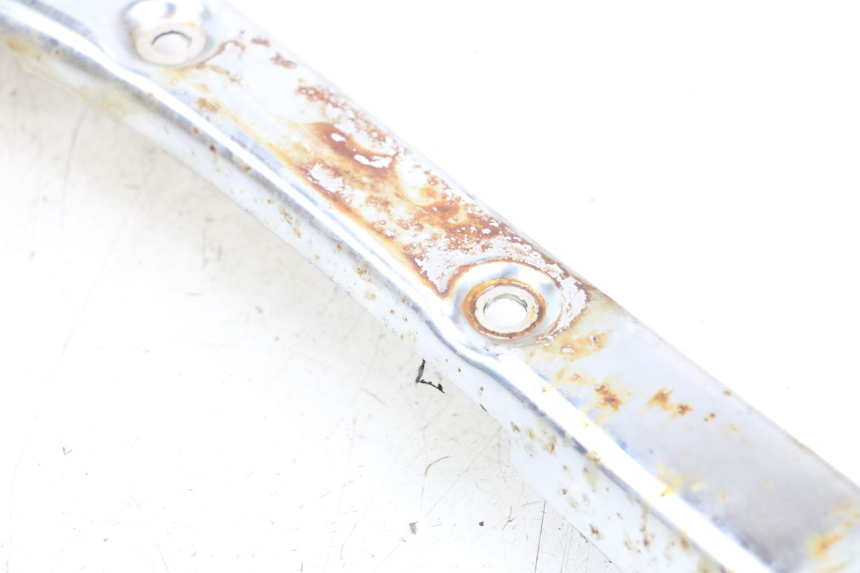 photo de TAPA BAJO ASIENTO IZQUIERDA DAELIM VL DAYSTAR 125 (2000 - 2011) - Primer plano técnico