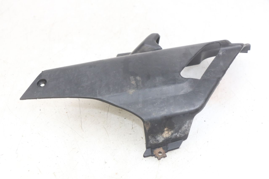 photo de TAPA DEBAJO DEL ASIENTO IZQUIERDO YAMAHA X-MAX XMAX 250 (2006 - 2009) - Zoom estado de uso