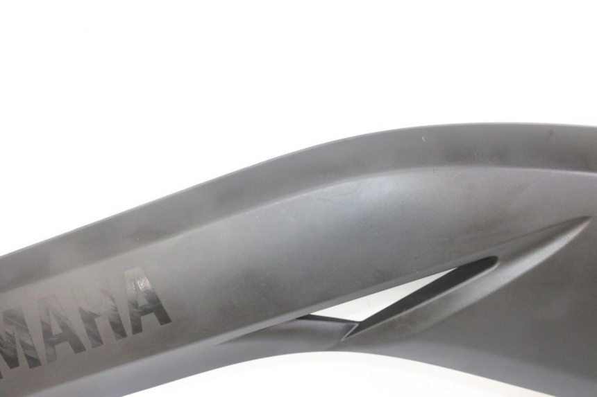 photo de TAPA DEBAJO DEL ASIENTO IZQUIERDO YAMAHA X-MAX XMAX 125 (2010 - 2013) - Zoom sobre los componentes