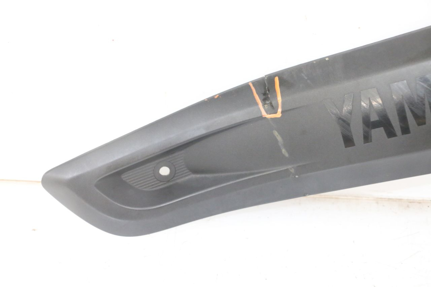 photo de TAPA DEBAJO DEL ASIENTO IZQUIERDO YAMAHA X-MAX XMAX 125 (2010 - 2013) - Primer plano de alta resolución