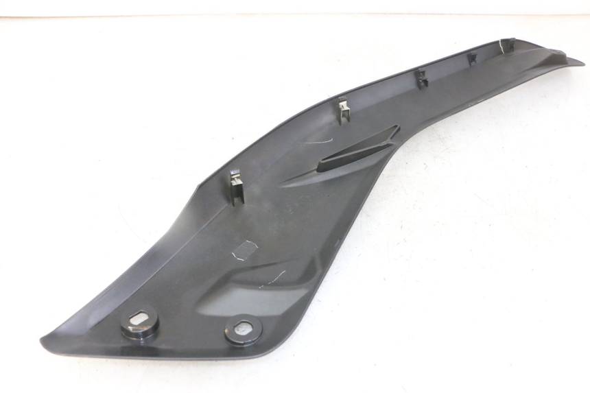 photo de TAPA DEBAJO DEL ASIENTO IZQUIERDO YAMAHA X-MAX XMAX 125 (2010 - 2013) - Vista general del producto