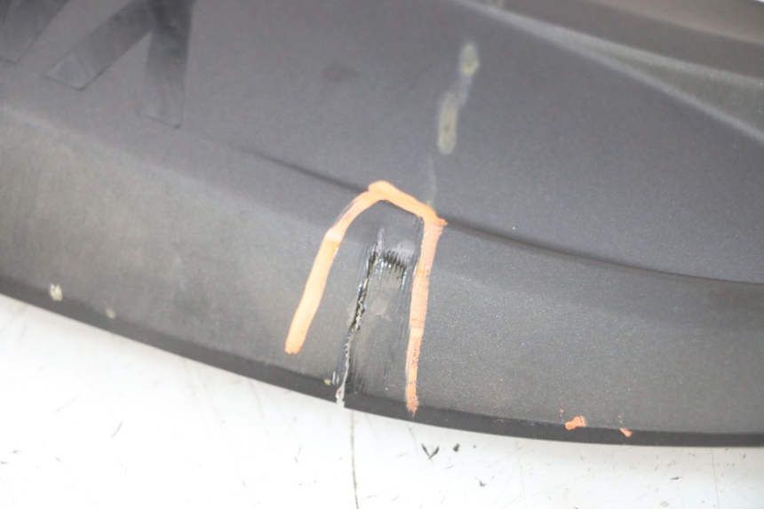 photo de TAPA DEBAJO DEL ASIENTO IZQUIERDO YAMAHA X-MAX XMAX 125 (2010 - 2013) - Marcados y referencias originales