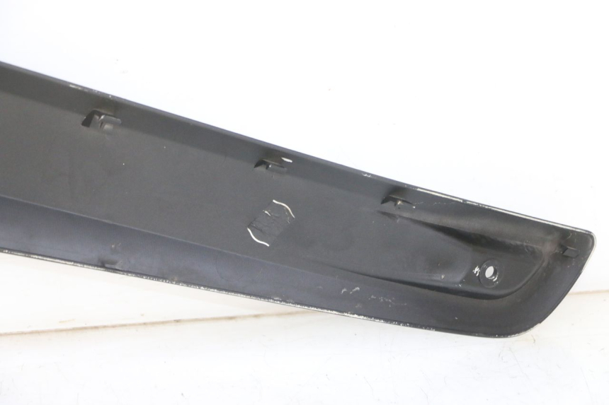 photo de TAPA DEBAJO DEL ASIENTO IZQUIERDO YAMAHA X-MAX XMAX 125 (2010 - 2013) - Estado de la superficie y material