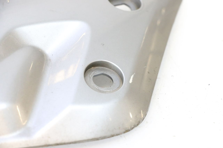 photo de TAPA DEBAJO DEL ASIENTO IZQUIERDO YAMAHA X-MAX XMAX 125 (2010 - 2013) - Primer plano técnico