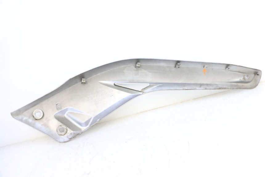 photo de TAPA DEBAJO DEL ASIENTO IZQUIERDO YAMAHA X-MAX XMAX 125 (2010 - 2013) - Detalles de los puntos de fijación
