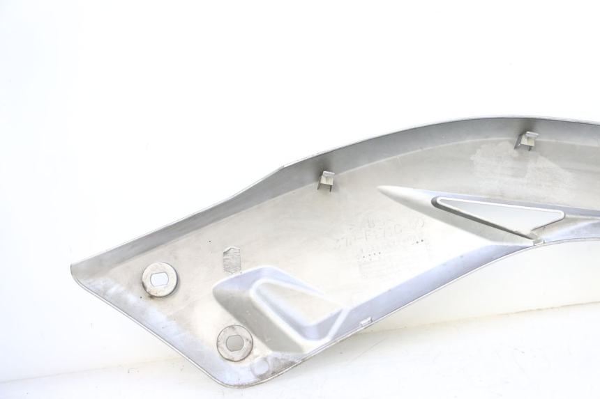 photo de TAPA DEBAJO DEL ASIENTO IZQUIERDO YAMAHA X-MAX XMAX 125 (2010 - 2013) - Estado de la superficie y material