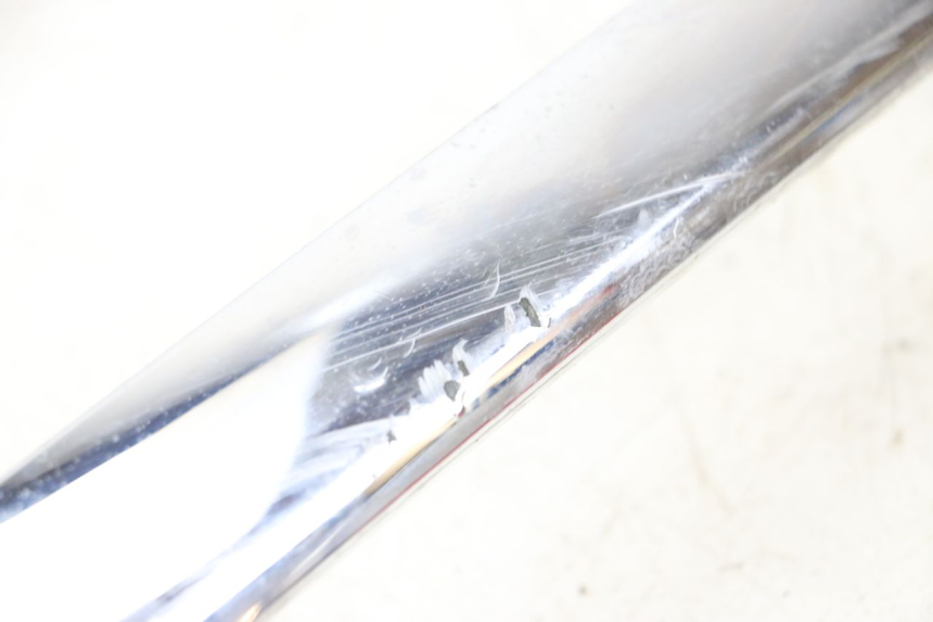 photo de TAPA BAJO ASIENTO IZQUIERDA PIAGGIO X8 125 (2004 - 2007) - Primer plano técnico