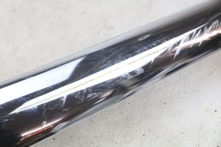 photo de TAPA DEBAJO DEL ASIENTO IZQUIERDO PIAGGIO XEVO - X EVO 125 (2007 - 2017) - Primer plano técnico