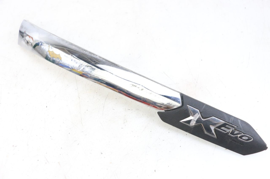 photo de TAPA DEBAJO DEL ASIENTO IZQUIERDO PIAGGIO XEVO - X EVO 125 (2007 - 2017) - Vista principal